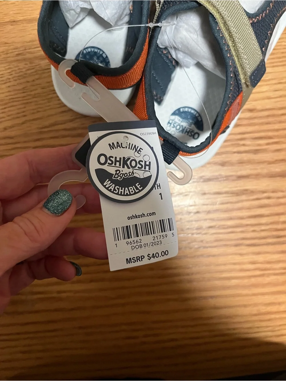 NEW  BOYS OSHKOSH WASHABLE HORCHATA SANDALS SIZE 1